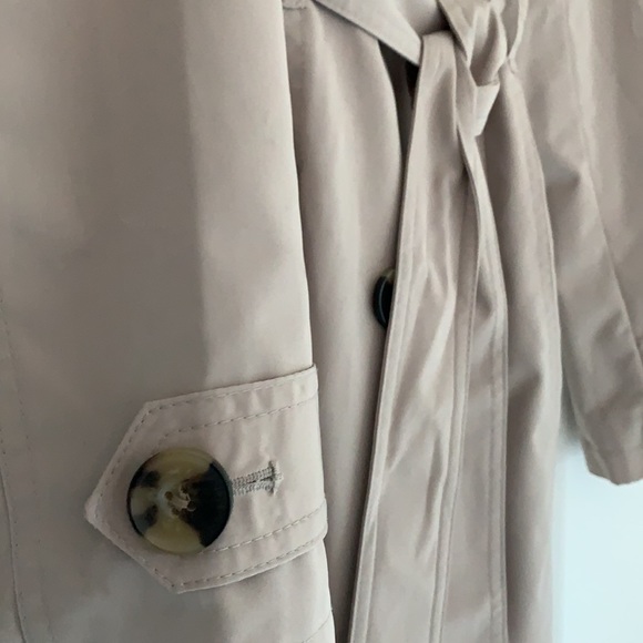 London Fog trench coat size small - Picture 4 of 6